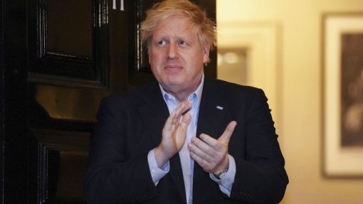 Covid-19: PM britânico Boris Johnson nos cuidados intensivos