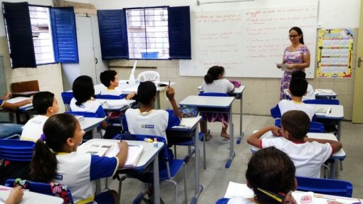 REPORTAGEM: Covid-19: Escolas estão vazias mas são &quot;tábua de salvação&quot; para os pais