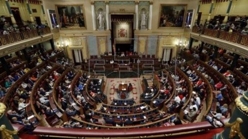 Covid-19: Parlamento espanhol vota hoje prolongamento do estado de emergência