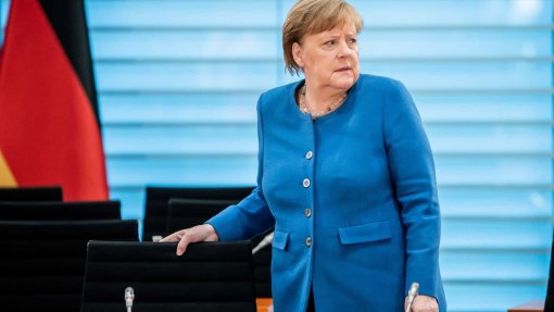 Covid-19: Merkel pede paciência aos alemães porque situação continua “frágil”