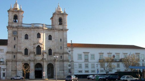 Covid-19: Câmara de Estremoz suspende pagamento de rendas, taxas e tarifas