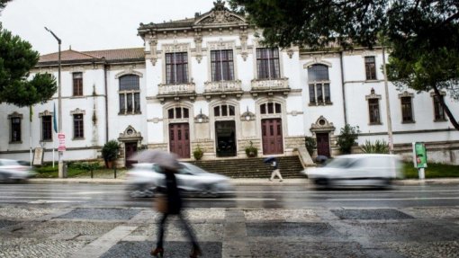 Covid-19: Município de Leiria prepara fundo de um milhão de euros para pós-pandemia