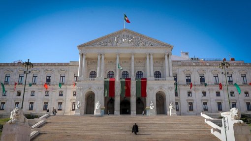 Covid-19: Parlamento debate e vota 5.ª feira nova renovação do estado de emergência (ATUALIZADA)