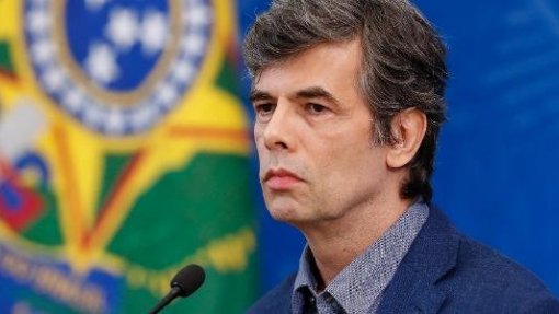 Novo ministro da Saúde do Brasil empenhado em salvar vidas e a economia