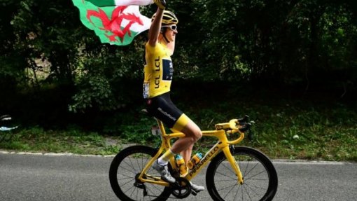 Covid-19: Ciclista Geraint Thomas angaria fundos para serviço de saúde britânico