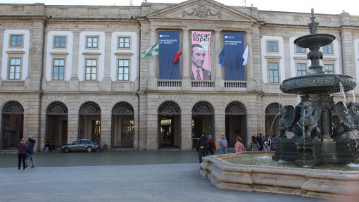 Universidade do Porto atribui às faculdades decisão sobre avaliação do 2.º semestre