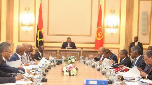 Covid-19: Angola determina “contratos públicos simplificados” até 2,5 mil milhões de kwanzas durante pandemia