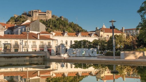 Covid-19: Município de Leiria empresta computadores e acesso à internet aos alunos