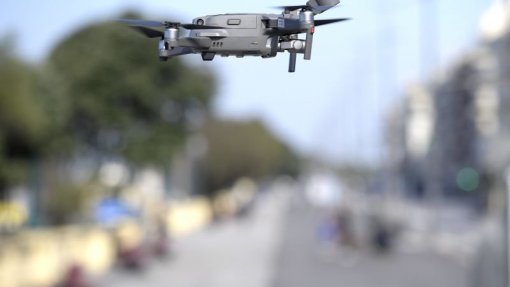 Covid-19: Dois drones ajudam PSP a vigiar marginais do Grande Porto no fim de semana