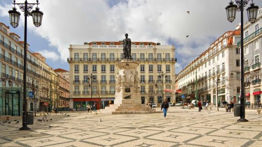 Covid-19: Portugueses começaram a sair mais de casa no segundo período do estado de emergência