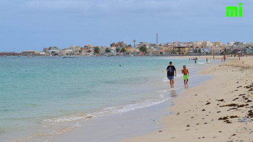 Covid-19: Máscaras e gel desinfetante vão ter lucro limitado em Cabo Verde