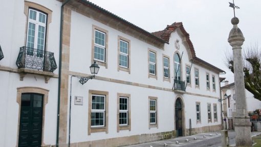 Covid-19: Município de Tondela apoia microempresas de comércio e serviços