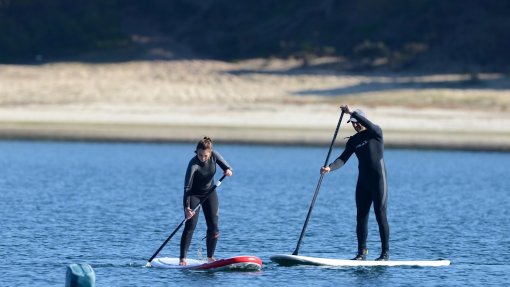 Covid-19: Acesso a praias disponível para prática de desportos náuticos na segunda-feira – Governo