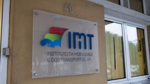 Covid-19: IMT competente para multar quem não usar máscara em transporte público