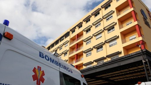 Covid-19: Centro Hospitalar de Leiria nega falta de equipamento para profissionais ou utentes