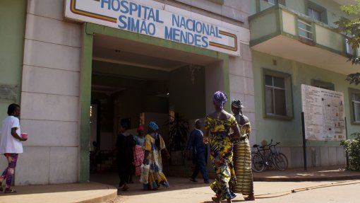 Covid-19: Médicos guineenses céticos em relação à estratégia do país para combater a doença