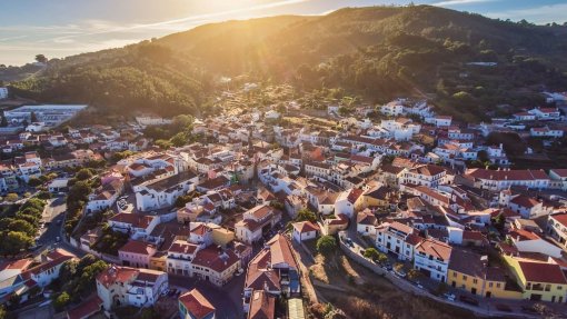 Covid-19: Localização, espírito comunitário e sorte fazem concelhos algarvios &quot;escapar&quot; ao vírus