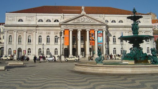 Espetáculos na rua e para profissionais de saúde na reabertura do Teatro D. Maria II