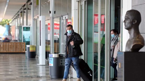 Covid-19: Madeira prevê gastar 600 mil euros por mês na realização de testes nos aeroportos