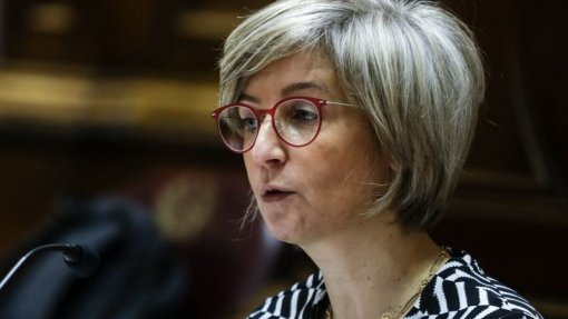 Covid-19: Ministra da Saúde apela à população para ter confiança nas vacinas