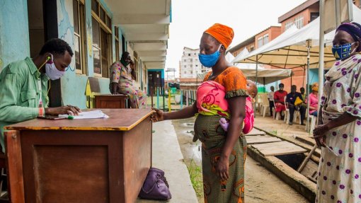 Covid-19: Estudo sublinha graves efeitos sentidos pelas mulheres em África