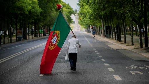 25 Abril: DGS confirma que “existem condições” para o desfile comemorativo