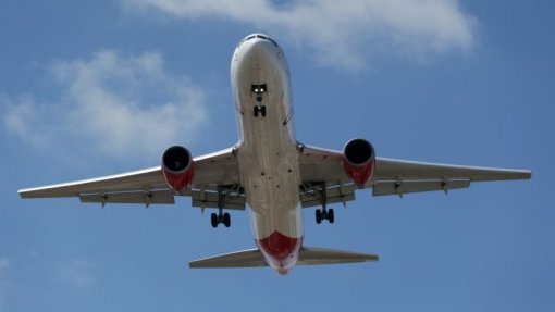 Covid-19: Passageiros que chegam por via aérea recebem folhetos com regras