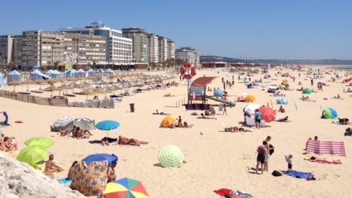 Covid-19: Regras para frequentar as praias neste verão entram em vigor na quarta-feira