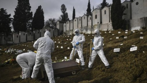 Covid-19: Grupo de cidadãos propõe jornada de homenagem às vítimas da pandemia