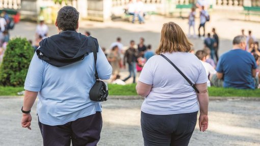 Massa gorda aumenta probabilidade de alergia a fármacos - estudo