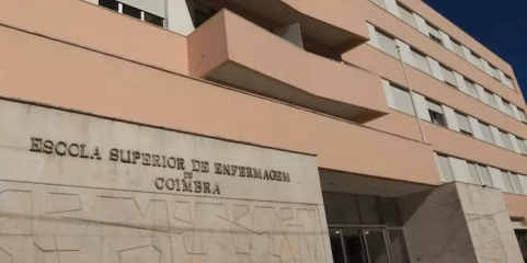 Alunos de enfermagem lesados por greve de professores manifestam-se em Coimbra