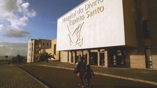 Hospital de Ponta Delgada diz estar a &quot;retomar rapidamente&quot; atividade assistencial