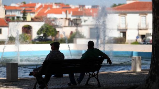 Calor mantém Portugal continental sob avisos meteorológicos até sábado