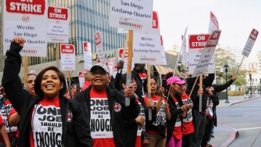 Greve de funcionários hoteleiros nos EUA afeta cadeias Hilton, Hyatt e Marriott