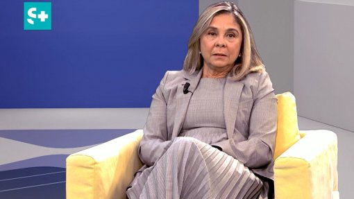 Ministra da Saúde garante estar a estudar formas de valorizar os enfermeiros