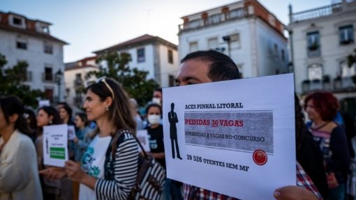 Profissionais de saúde de Leiria desafiam utentes a juntarem-se numa vigília em defesa do SNS