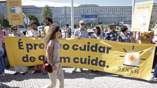 Médicos e enfermeiros cumprem dois dias de greve por melhores condições e SNS reforçado