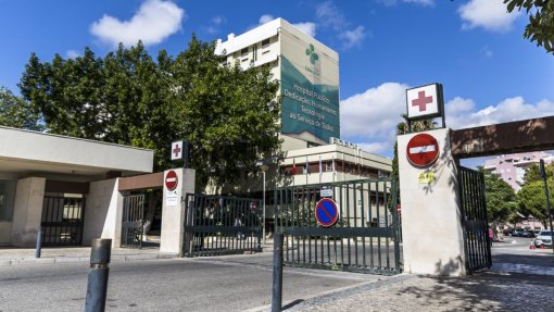 Detetados indícios de responsabilidade disciplinar em caso de cirurgiões do hospital de Faro