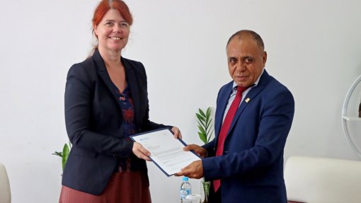 Nova representante do Programa Alimentar em Timor-Leste discute com PR má nutrição