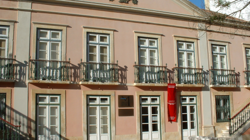 CALDAS DA RAINHA: Voluntários pintam Museu do Hospital e das Caldas