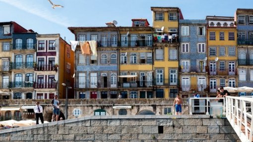 Más condições habitacionais no Porto comprometem saúde de adultos com mais de 60 anos