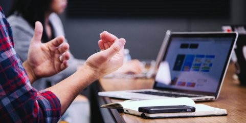 Exclusão do teletrabalho da negociação coletiva potencia vazios legais - Estudo