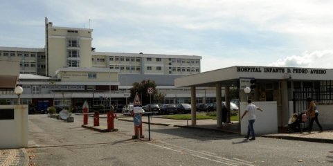 Enfermeiros reivindicam &quot;pagamentos em falta&quot; em frente ao Hospital de Aveiro