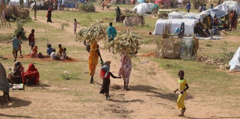 Sudão: França pede cessar-fogo em visita a campos de refugiados no Chade