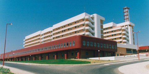 Quase metade dos contactos via SNS24 para hospital de Almada encaminhados para centros de saúde