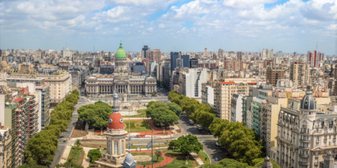 Argentina termina com saúde e ensino público gratuito para não residentes