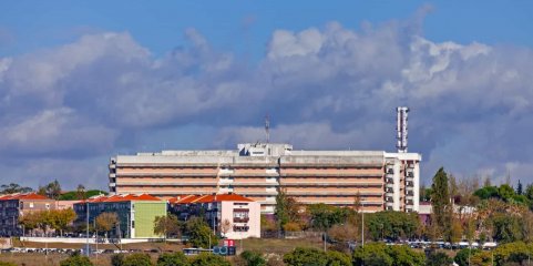 Hospital de Almada reduziu 1% das cirurgias não urgentes desde o início da semana