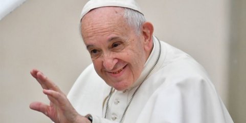 Vaticano diz que Francisco passou a noite de forma tranquila