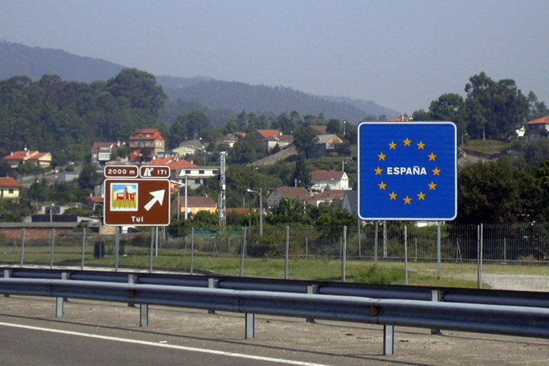 GNR - Guarda Nacional Republicana - Fronteira Terrestre entre Portugal e  Espanha Na sequência da pandemia de COVID-19 e, para segurança de todos, as  fronteiras terrestres entre Portugal e Espanha fecham a